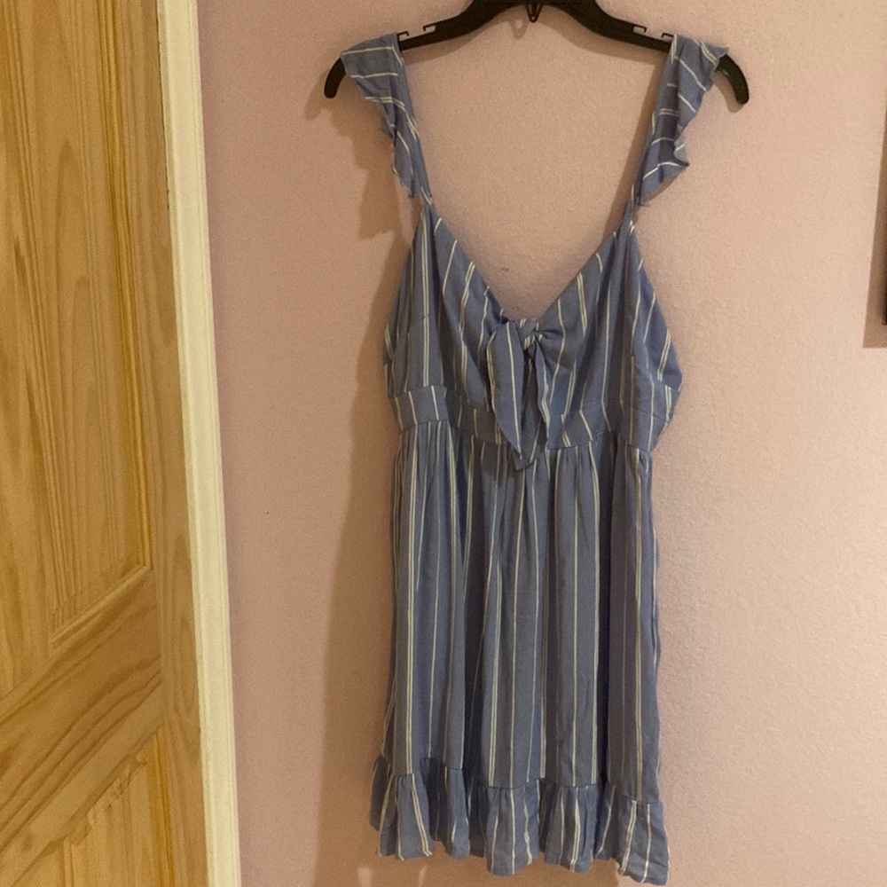 Forever 21 • US Large • Blue with white stripes